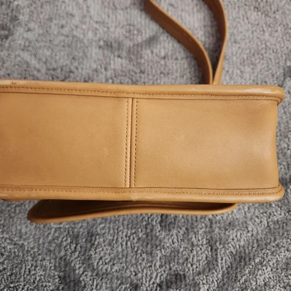COACH Rambler's Legacy Vintage Tan Leather Shoulder Crossbody Bag 9061 - Picture 4 of 9